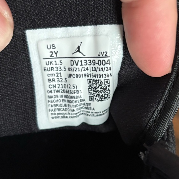 Nike Jordans - Picture 4 of 10